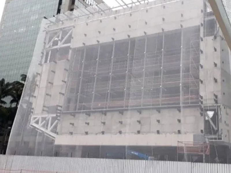 a importancia da tela de proteção na obra​​ de edifício