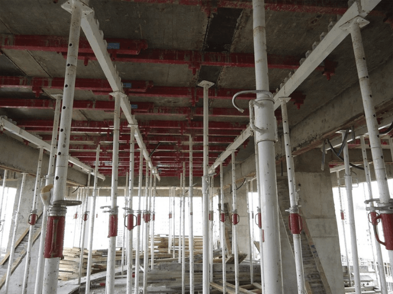 como calcular a quantidade de escoramento metálico para construção