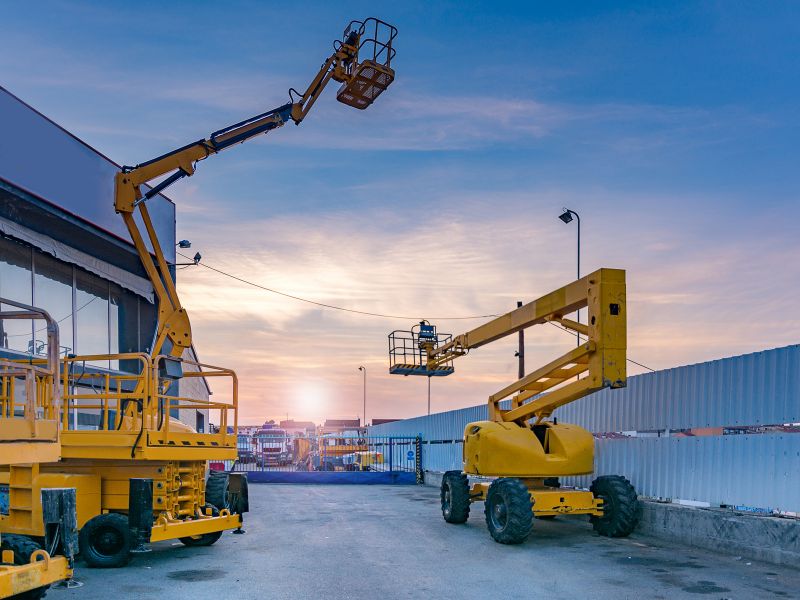 diferença entre plataforma tesoura e articulada qual é