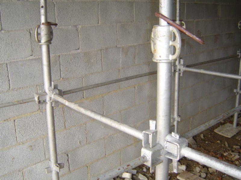 escora metálica telescópica para obras