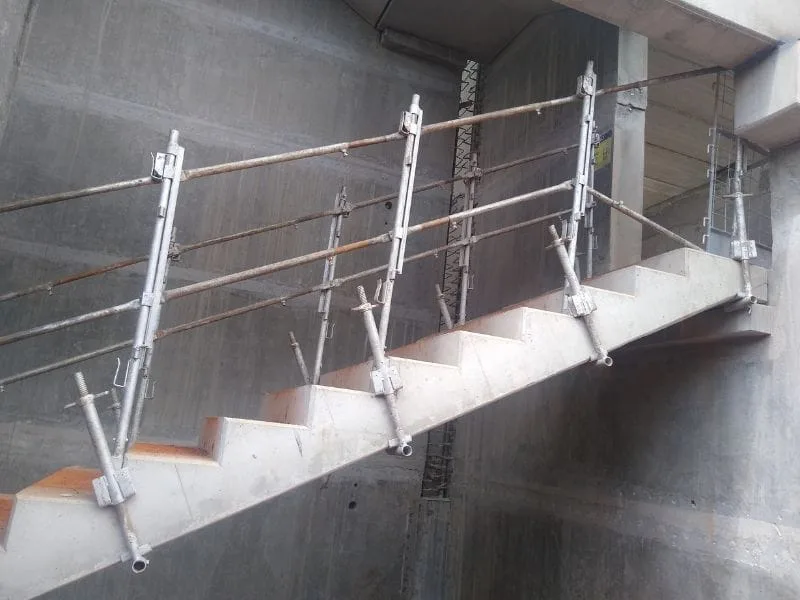 grades de proteção para escadas para obras