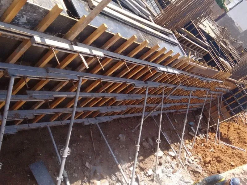 travamento de pilar metálico para obras